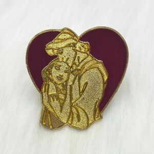 🔮 5/$25 Disney‎ Pocahontas And John Smith Heart Pin